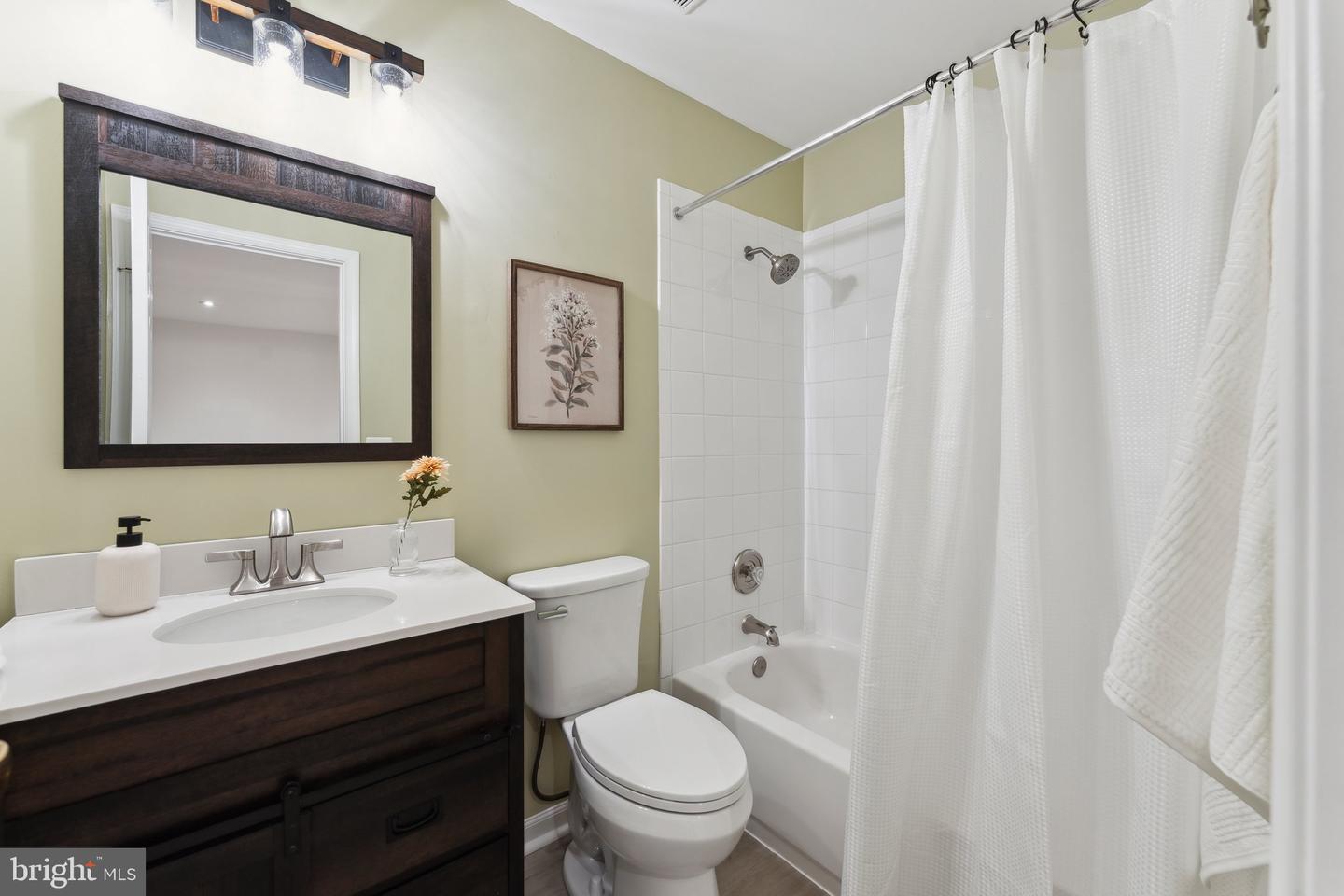 3913A ELBERT AVE, ALEXANDRIA, Virginia 22305, 3 Bedrooms Bedrooms, ,3 BathroomsBathrooms,Residential,For sale,3913A ELBERT AVE,VAAX2043190 MLS # VAAX2043190