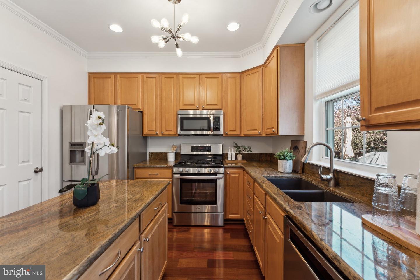 3913A ELBERT AVE, ALEXANDRIA, Virginia 22305, 3 Bedrooms Bedrooms, ,3 BathroomsBathrooms,Residential,For sale,3913A ELBERT AVE,VAAX2043190 MLS # VAAX2043190