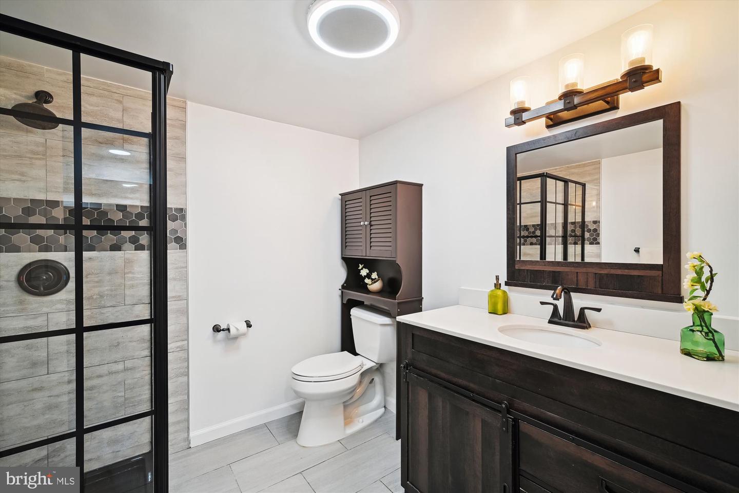 1416 S BUCHANAN ST, ARLINGTON, Virginia 22204, 3 Bedrooms Bedrooms, ,2 BathroomsBathrooms,Residential,For sale,1416 S BUCHANAN ST,VAAR2055000 MLS # VAAR2055000