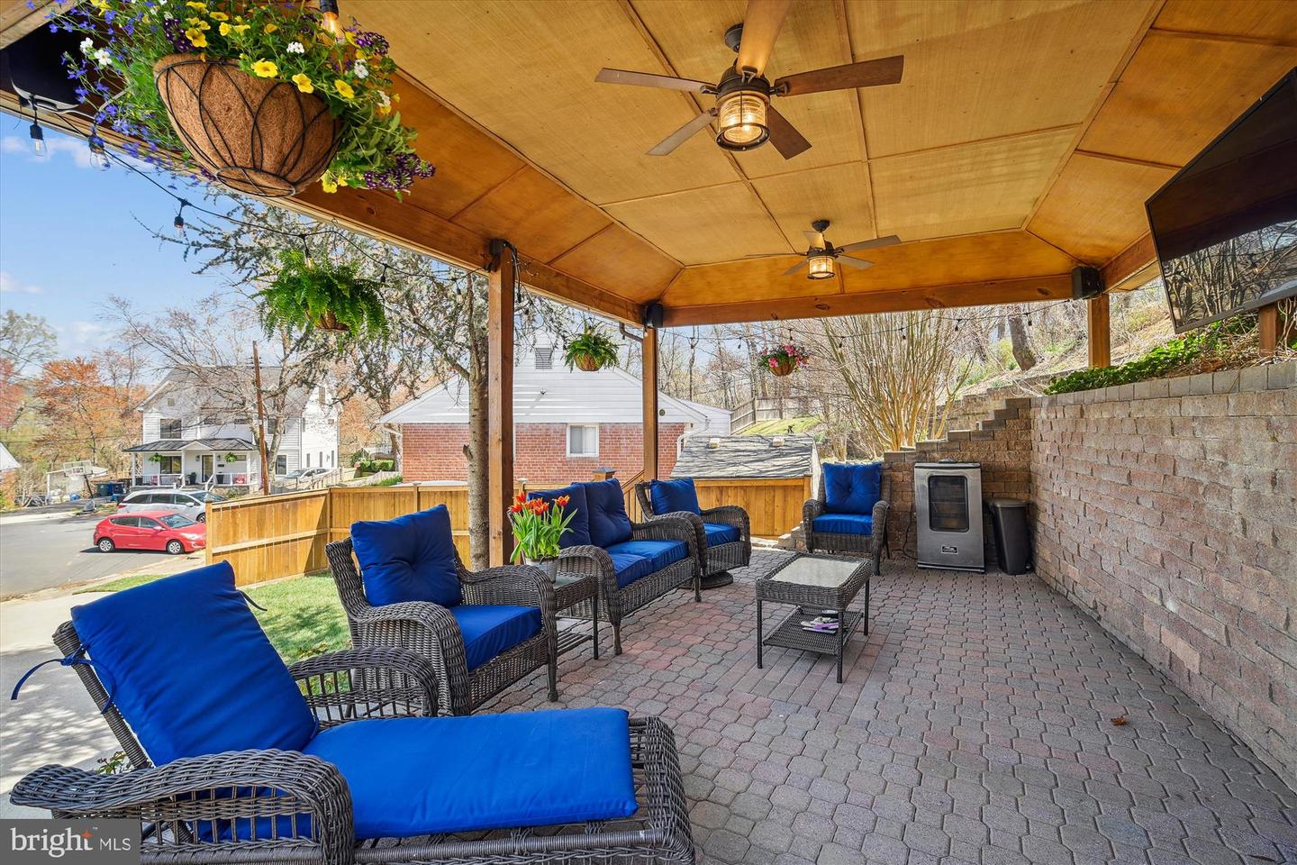 1416 S BUCHANAN ST, ARLINGTON, Virginia 22204, 3 Bedrooms Bedrooms, ,2 BathroomsBathrooms,Residential,For sale,1416 S BUCHANAN ST,VAAR2055000 MLS # VAAR2055000