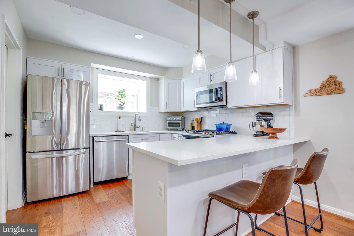 3734 INGALLS AVE, ALEXANDRIA, Virginia 22302, 2 Bedrooms Bedrooms, 2 Rooms Rooms,1 BathroomBathrooms,Residential,For sale,3734 INGALLS AVE,VAAX2043214 MLS # VAAX2043214