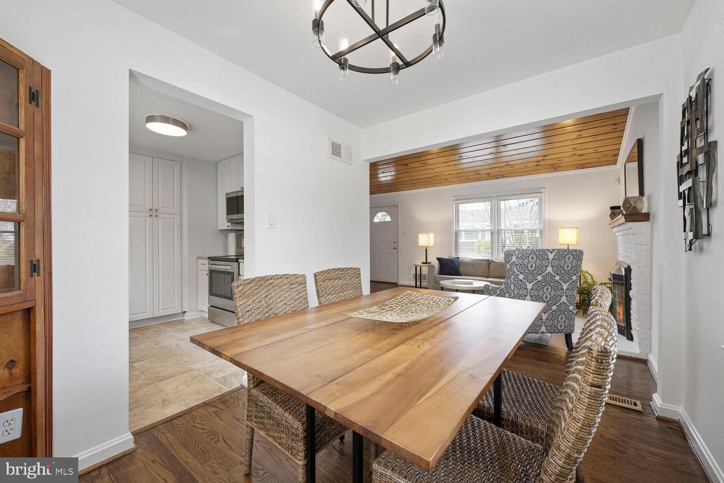 101 S LEXINGTON ST, ARLINGTON, Virginia 22204, 4 Bedrooms Bedrooms, ,2 BathroomsBathrooms,Residential,For sale,101 S LEXINGTON ST,VAAR2053624 MLS # VAAR2053624