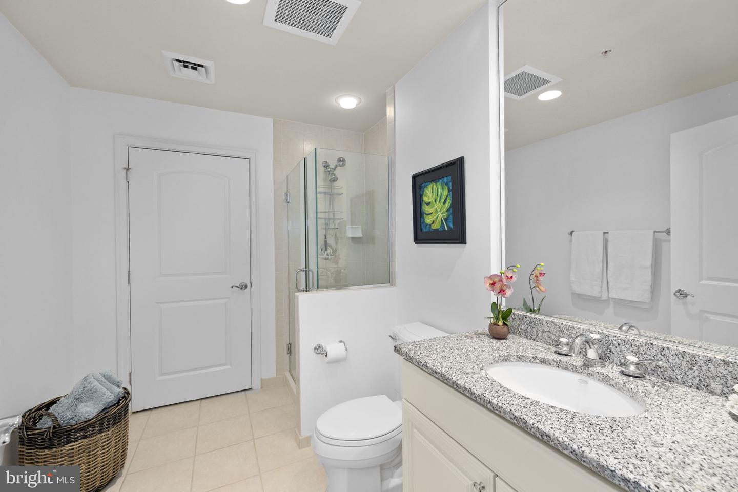1450 EMERSON AVE #G04-4, MCLEAN, Virginia 22101, 2 Bedrooms Bedrooms, ,2 BathroomsBathrooms,Residential,For sale,1450 EMERSON AVE #G04-4,VAFX2228522 MLS # VAFX2228522