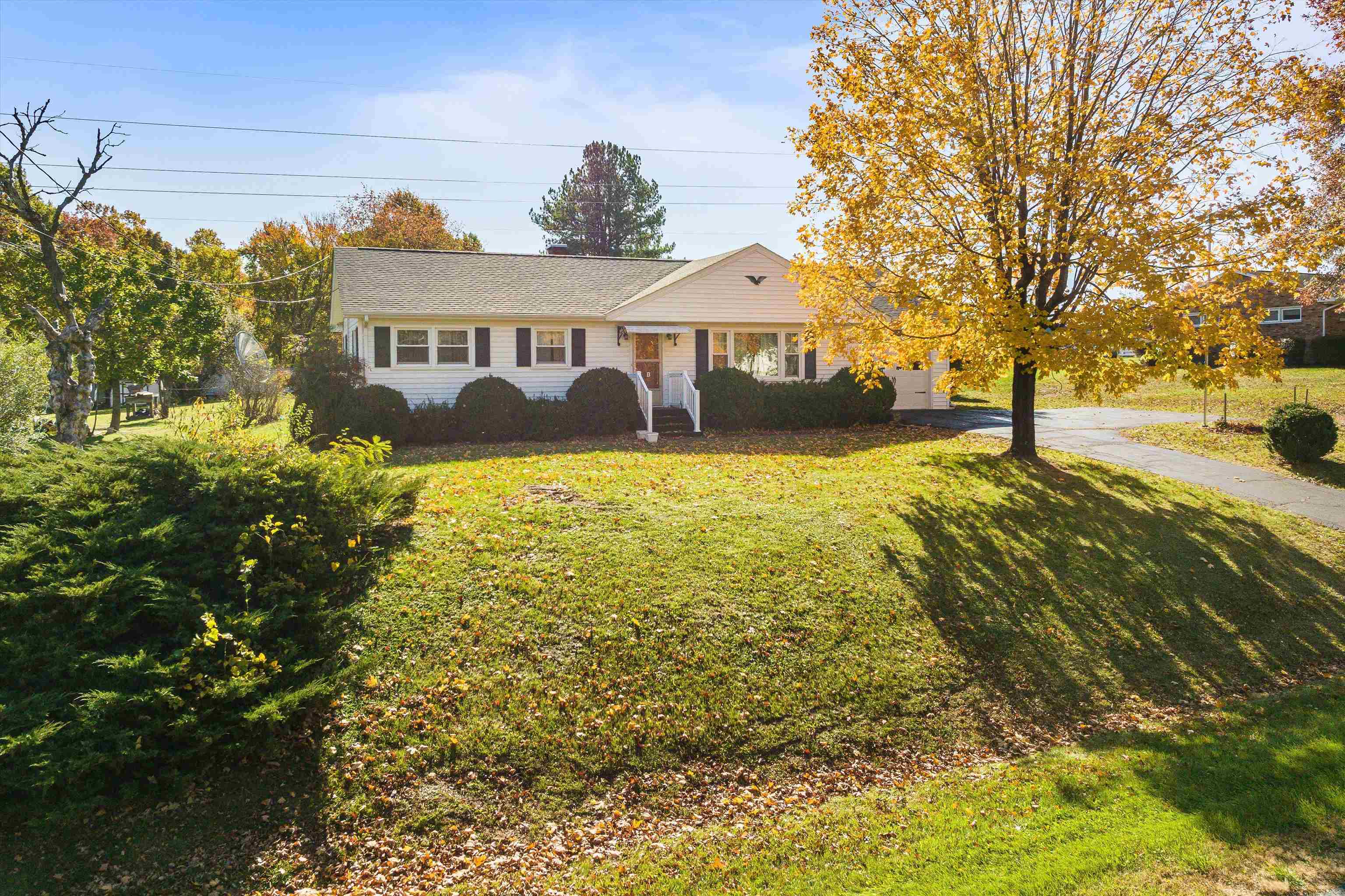 14335 SOUTH EAST SIDE HWY, GROTTOES, Virginia 24441, 3 Bedrooms Bedrooms, ,1 BathroomBathrooms,Residential,14335 SOUTH EAST SIDE HWY,662766 MLS # 662766 14335 SOUTH EAST SIDE HWY, GROTTOES, Virginia 24441, 3 Bedrooms Bedrooms, ,1 BathroomBathrooms,Residential,14335 SOUTH EAST SIDE HWY,662766 MLS # 662766