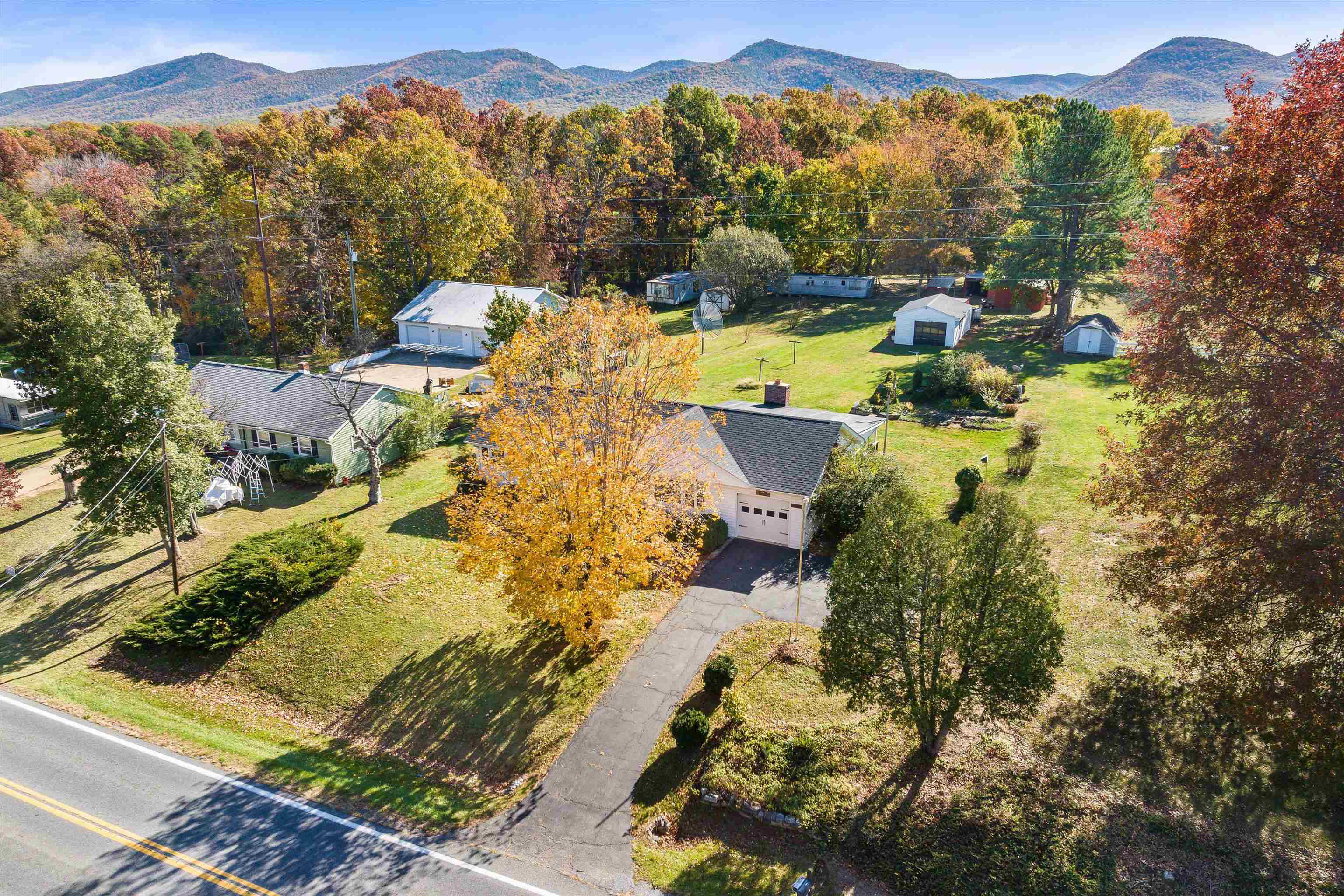 14335 SOUTH EAST SIDE HWY, GROTTOES, Virginia 24441, 3 Bedrooms Bedrooms, ,1 BathroomBathrooms,Residential,14335 SOUTH EAST SIDE HWY,662766 MLS # 662766 14335 SOUTH EAST SIDE HWY, GROTTOES, Virginia 24441, 3 Bedrooms Bedrooms, ,1 BathroomBathrooms,Residential,14335 SOUTH EAST SIDE HWY,662766 MLS # 662766