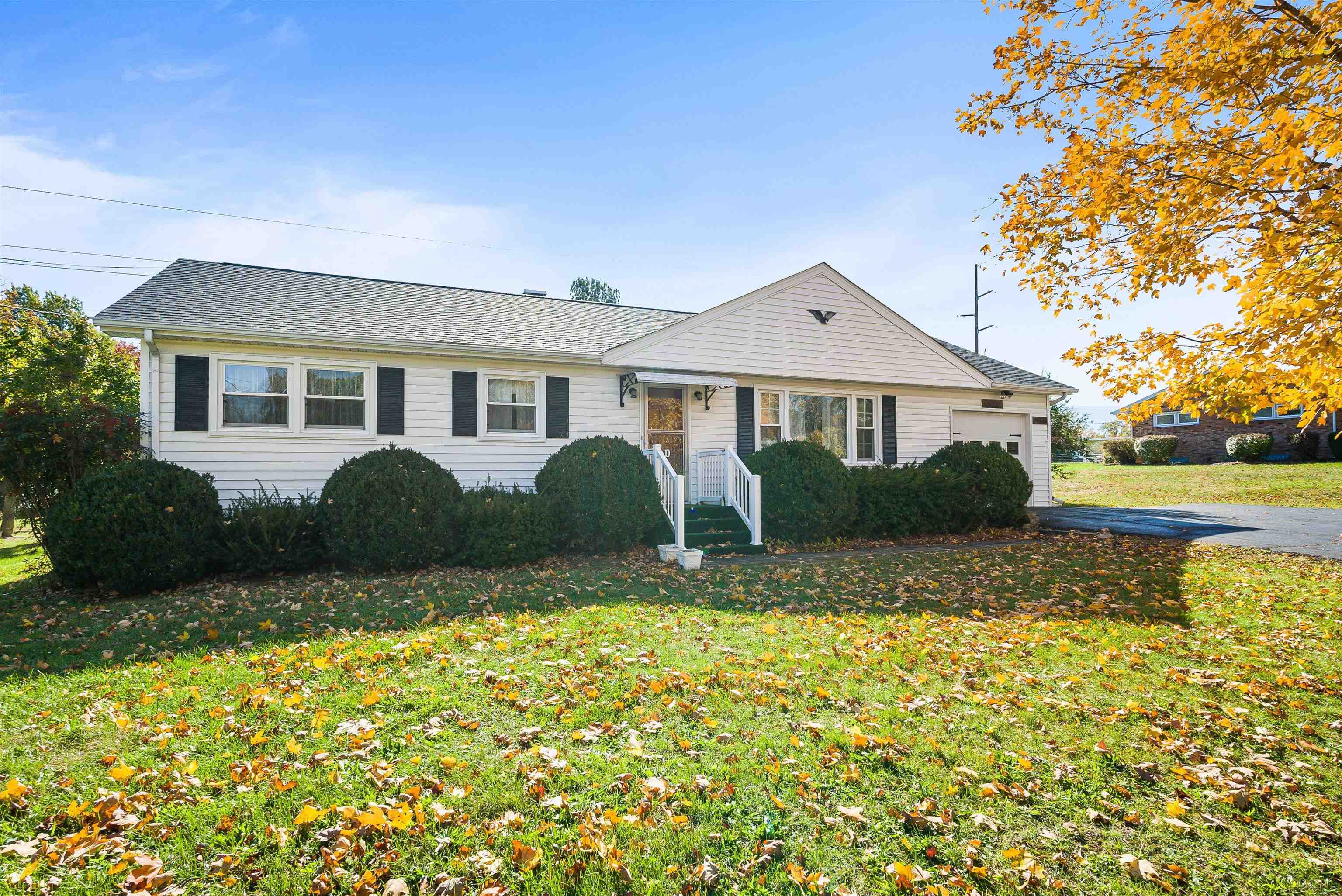 14335 SOUTH EAST SIDE HWY, GROTTOES, Virginia 24441, 3 Bedrooms Bedrooms, ,1 BathroomBathrooms,Residential,14335 SOUTH EAST SIDE HWY,662766 MLS # 662766 14335 SOUTH EAST SIDE HWY, GROTTOES, Virginia 24441, 3 Bedrooms Bedrooms, ,1 BathroomBathrooms,Residential,14335 SOUTH EAST SIDE HWY,662766 MLS # 662766