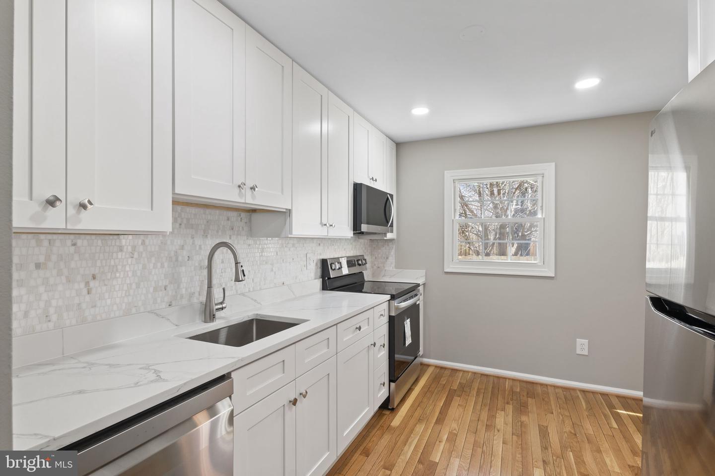 941 SHERWOOD CT, STERLING, Virginia 20164, 4 Bedrooms Bedrooms, ,2 BathroomsBathrooms,Residential,For sale,941 SHERWOOD CT,VALO2092680 MLS # VALO2092680