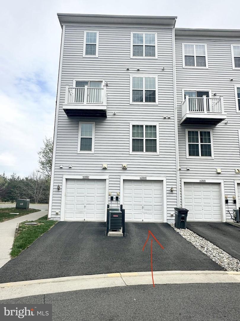 43903 CENTERGATE DR, ASHBURN, Virginia 20148, 3 Bedrooms Bedrooms, ,2 BathroomsBathrooms,Residential,For sale,43903 CENTERGATE DR,VALO2092606 MLS # VALO2092606