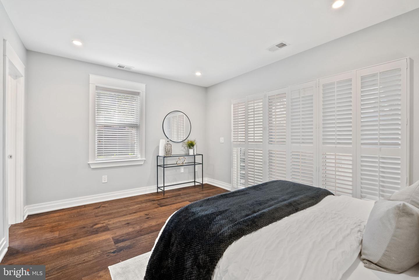 900 11TH ST NE #1, WASHINGTON, District Of Columbia 20002, 3 Bedrooms Bedrooms, ,3 BathroomsBathrooms,Residential,For sale,900 11TH ST NE #1,DCDC2193168 MLS # DCDC2193168