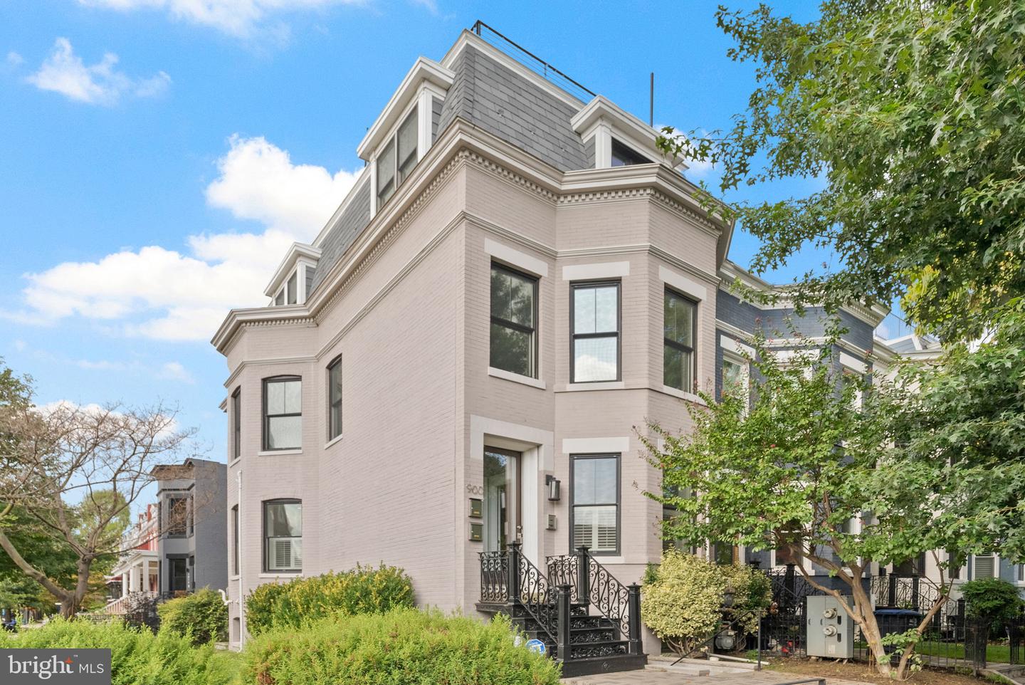 900 11TH ST NE #1, WASHINGTON, District Of Columbia 20002, 3 Bedrooms Bedrooms, ,3 BathroomsBathrooms,Residential,For sale,900 11TH ST NE #1,DCDC2193168 MLS # DCDC2193168