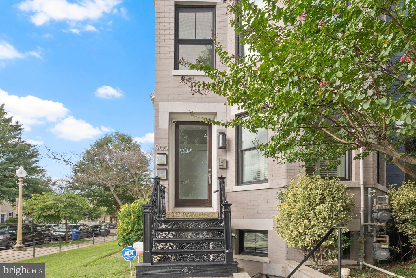 900 11TH ST NE #1, WASHINGTON, District Of Columbia 20002, 3 Bedrooms Bedrooms, ,3 BathroomsBathrooms,Residential,For sale,900 11TH ST NE #1,DCDC2193168 MLS # DCDC2193168