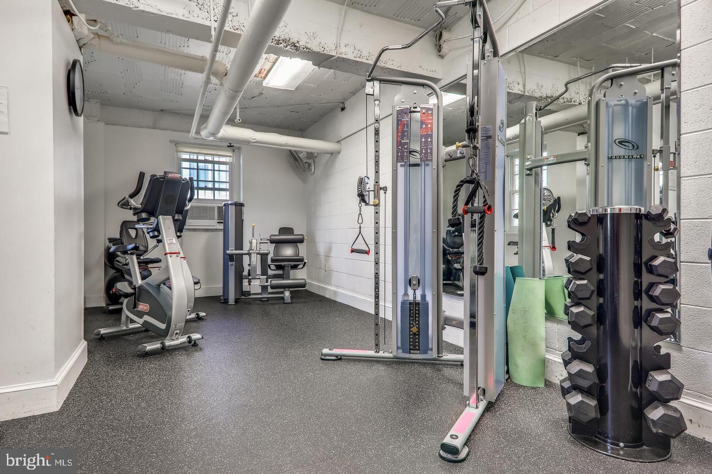 2737 DEVONSHIRE PL NW #D, WASHINGTON, District Of Columbia 20008, 1 Bedroom Bedrooms, ,1 BathroomBathrooms,Residential,For sale,2737 DEVONSHIRE PL NW #D,DCDC2193228 MLS # DCDC2193228