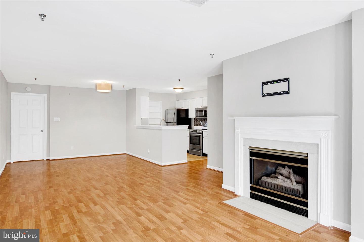 1100 QUAKER HILL DR #10, ALEXANDRIA, Virginia 22314, 2 Bedrooms Bedrooms, ,1 BathroomBathrooms,Residential,For sale,1100 QUAKER HILL DR #10,VAAX2043556 MLS # VAAX2043556