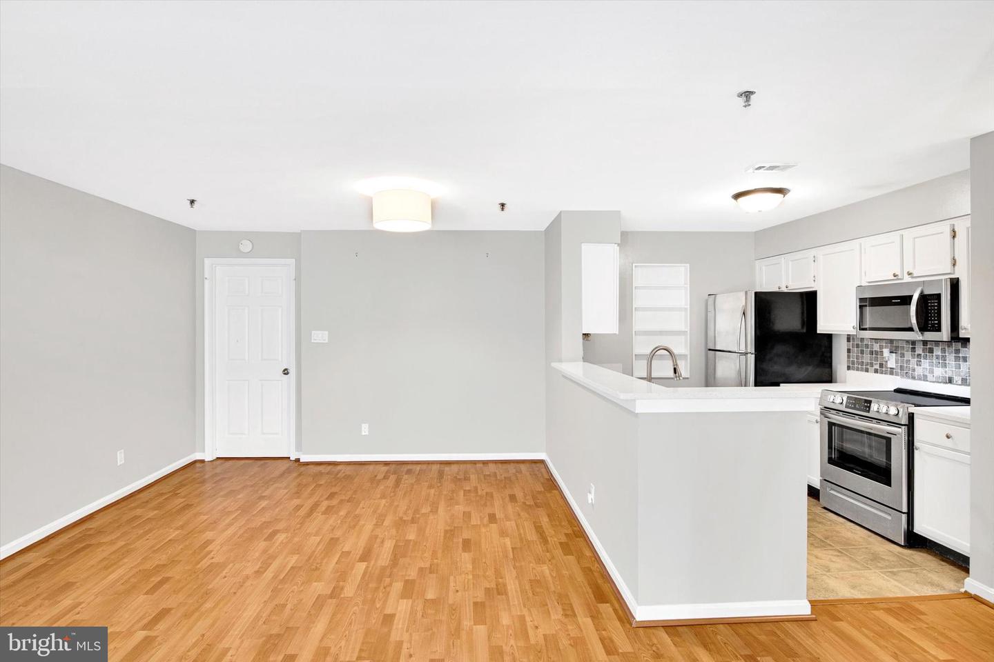 1100 QUAKER HILL DR #10, ALEXANDRIA, Virginia 22314, 2 Bedrooms Bedrooms, ,1 BathroomBathrooms,Residential,For sale,1100 QUAKER HILL DR #10,VAAX2043556 MLS # VAAX2043556