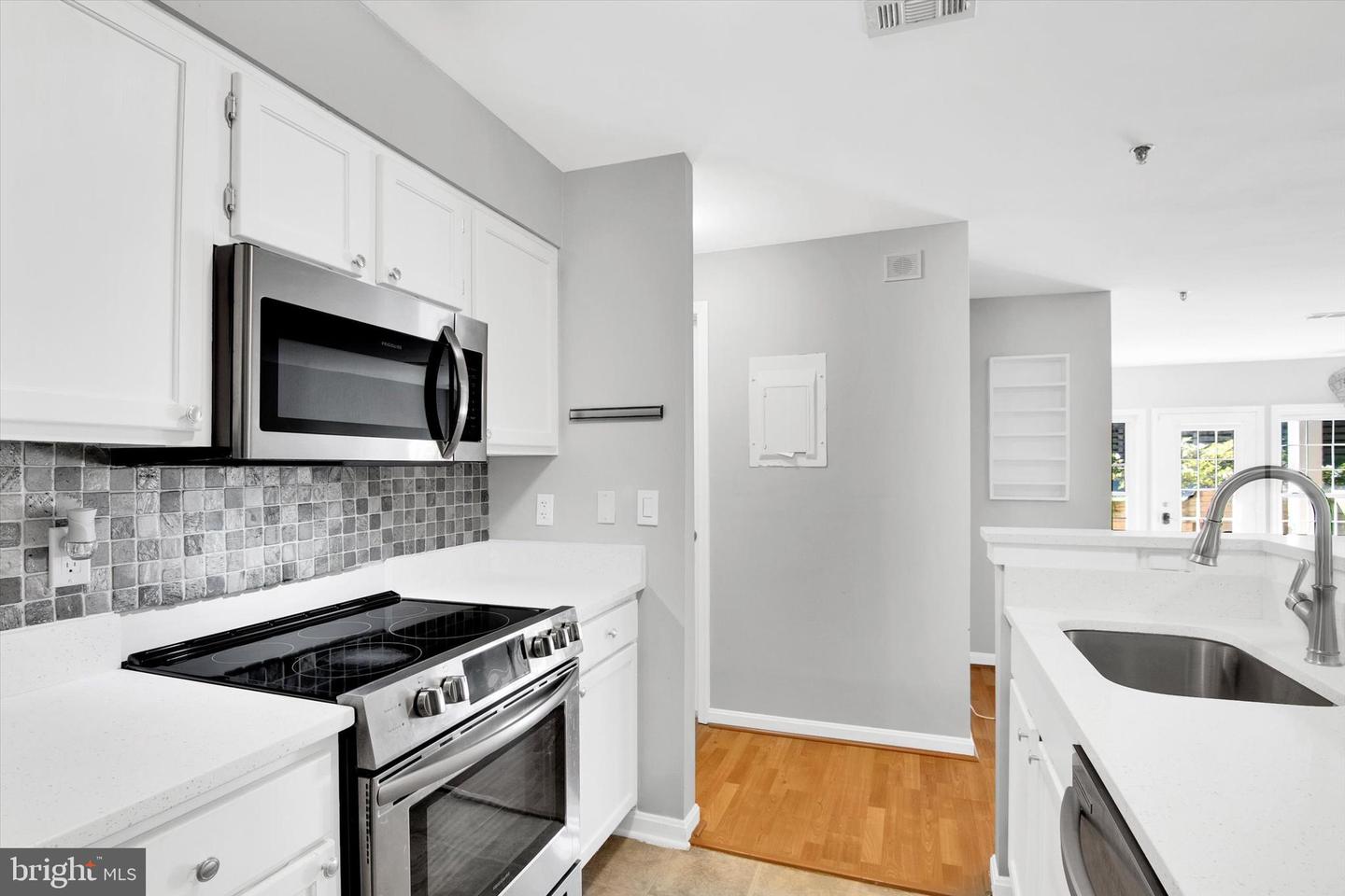 1100 QUAKER HILL DR #10, ALEXANDRIA, Virginia 22314, 2 Bedrooms Bedrooms, ,1 BathroomBathrooms,Residential,For sale,1100 QUAKER HILL DR #10,VAAX2043556 MLS # VAAX2043556