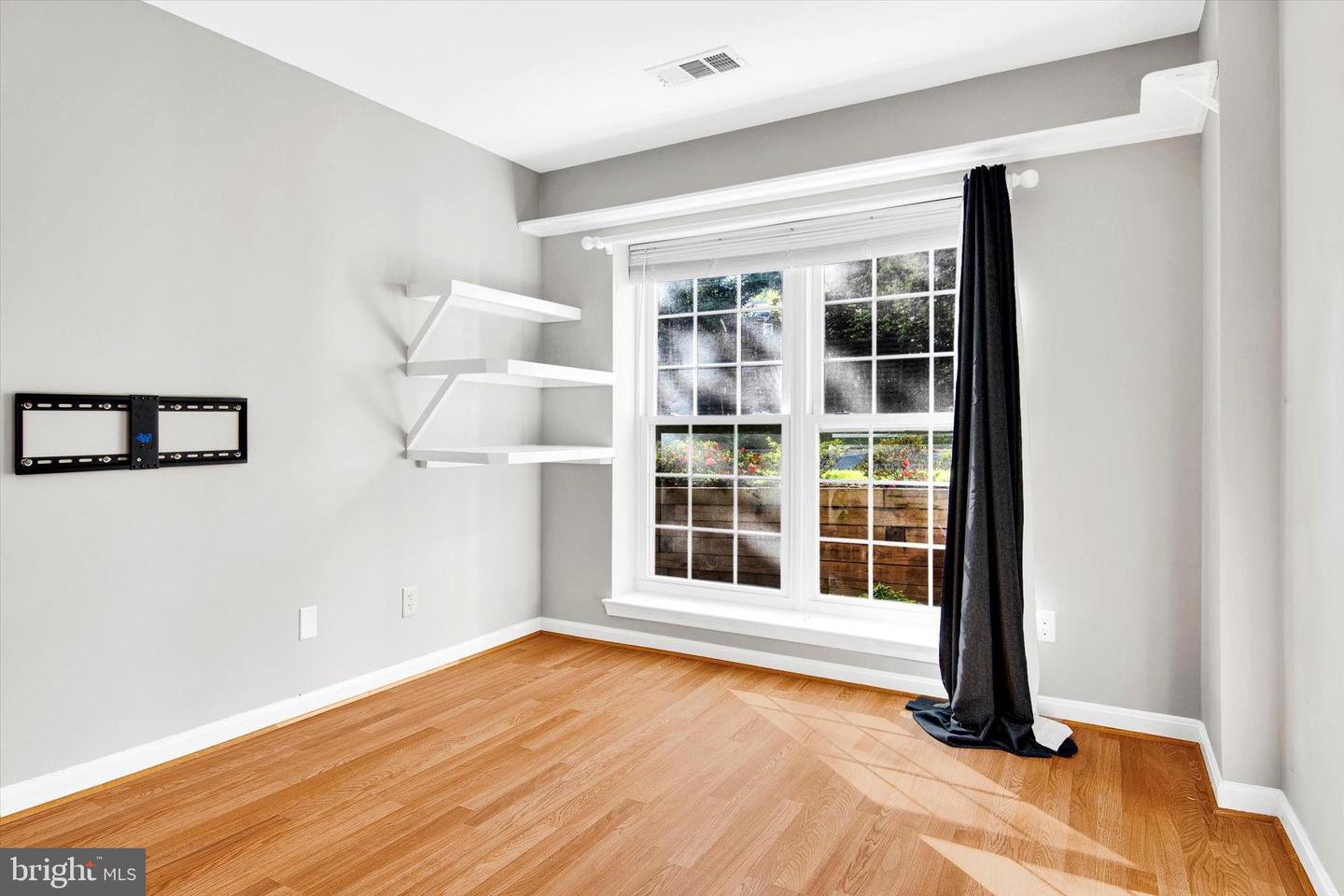 1100 QUAKER HILL DR #10, ALEXANDRIA, Virginia 22314, 2 Bedrooms Bedrooms, ,1 BathroomBathrooms,Residential,For sale,1100 QUAKER HILL DR #10,VAAX2043556 MLS # VAAX2043556