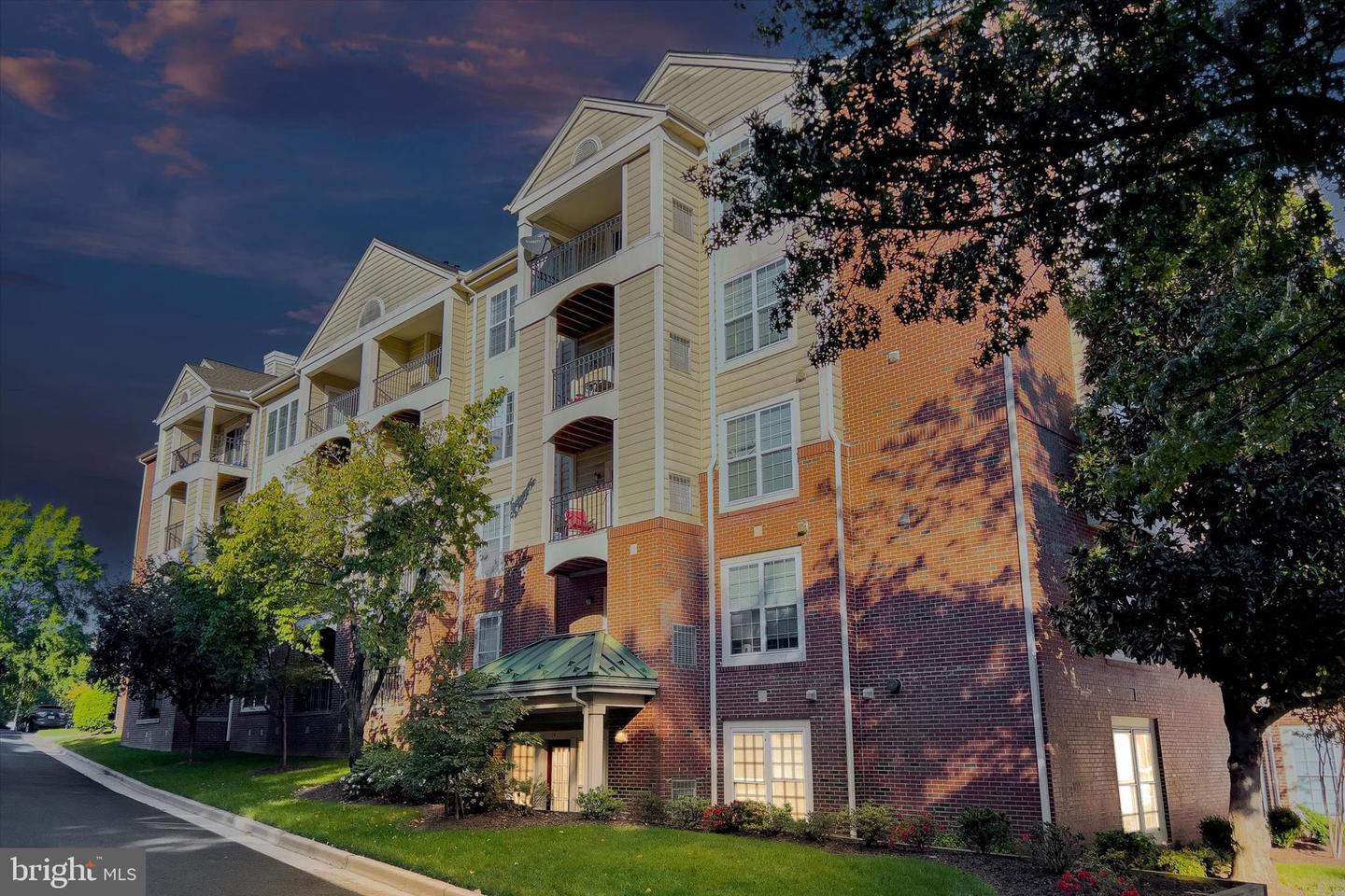 1100 QUAKER HILL DR #10, ALEXANDRIA, Virginia 22314, 2 Bedrooms Bedrooms, ,1 BathroomBathrooms,Residential,For sale,1100 QUAKER HILL DR #10,VAAX2043556 MLS # VAAX2043556