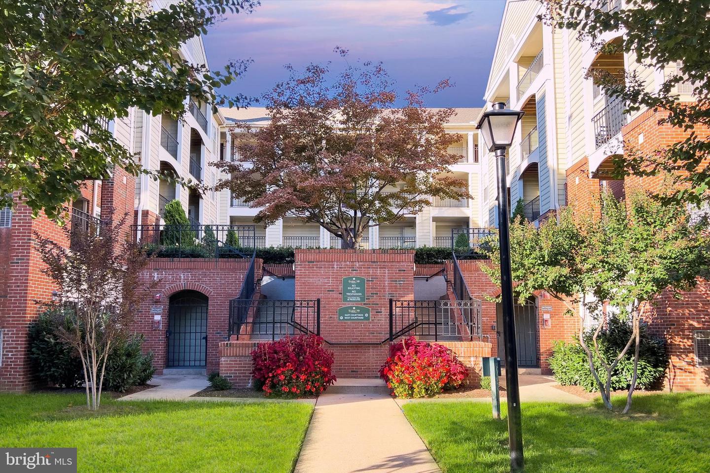 1100 QUAKER HILL DR #10, ALEXANDRIA, Virginia 22314, 2 Bedrooms Bedrooms, ,1 BathroomBathrooms,Residential,For sale,1100 QUAKER HILL DR #10,VAAX2043556 MLS # VAAX2043556