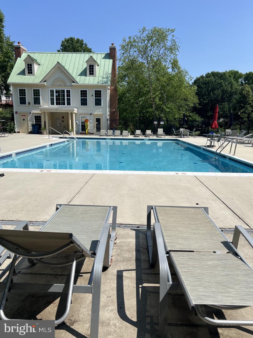 1100 QUAKER HILL DR #10, ALEXANDRIA, Virginia 22314, 2 Bedrooms Bedrooms, ,1 BathroomBathrooms,Residential,For sale,1100 QUAKER HILL DR #10,VAAX2043556 MLS # VAAX2043556