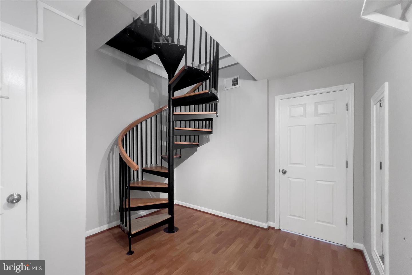 1100 QUAKER HILL DR #10, ALEXANDRIA, Virginia 22314, 2 Bedrooms Bedrooms, ,1 BathroomBathrooms,Residential,For sale,1100 QUAKER HILL DR #10,VAAX2043556 MLS # VAAX2043556