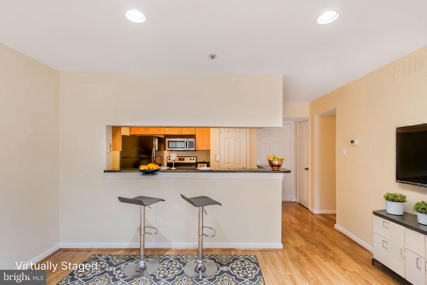 3313 WYNDHAM CIR #1218, ALEXANDRIA, Virginia 22302, 1 Bedroom Bedrooms, ,1 BathroomBathrooms,Residential,For sale,3313 WYNDHAM CIR #1218,VAAX2043566 MLS # VAAX2043566