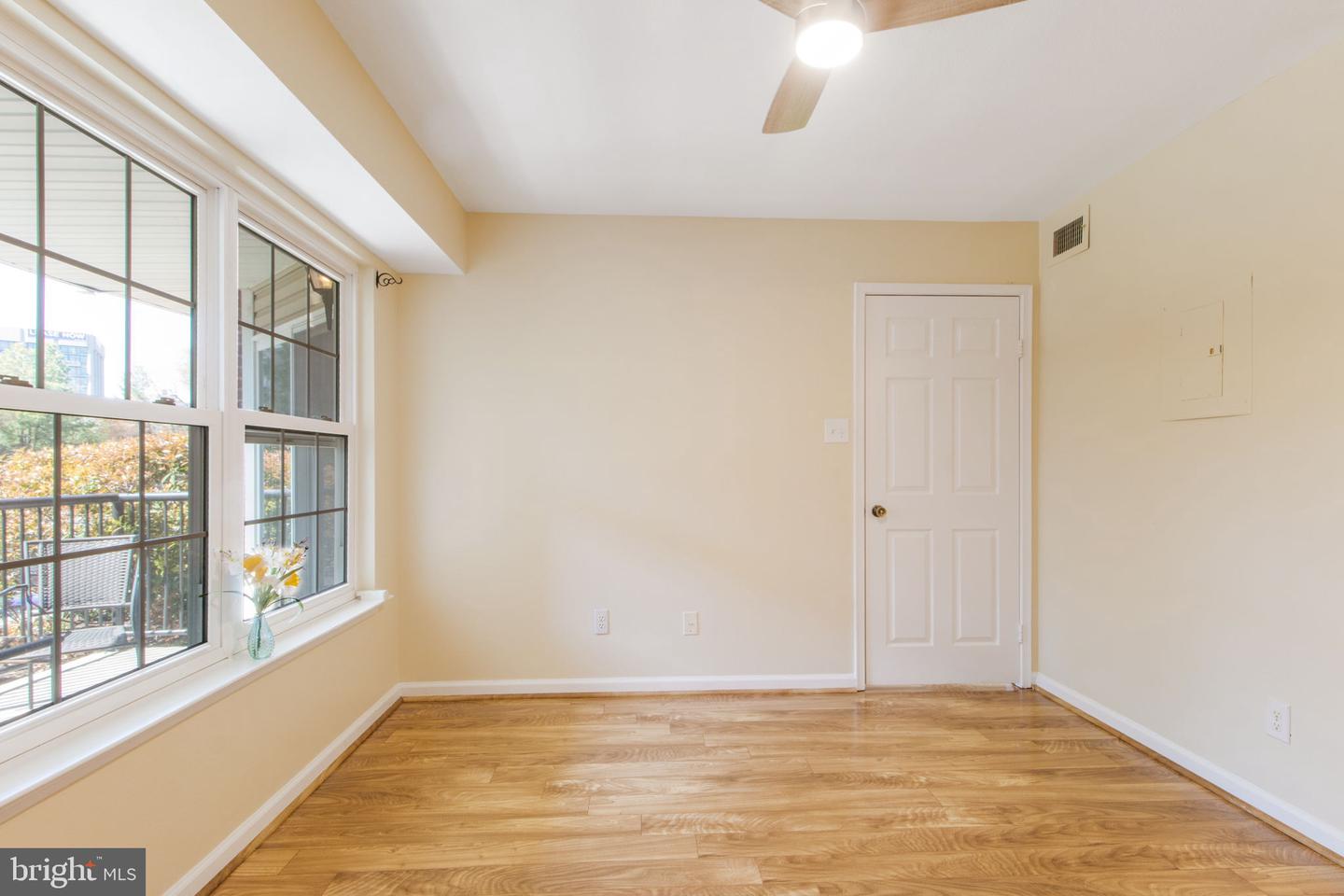 3313 WYNDHAM CIR #1218, ALEXANDRIA, Virginia 22302, 1 Bedroom Bedrooms, ,1 BathroomBathrooms,Residential,For sale,3313 WYNDHAM CIR #1218,VAAX2043566 MLS # VAAX2043566