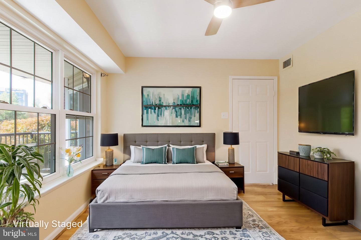 3313 WYNDHAM CIR #1218, ALEXANDRIA, Virginia 22302, 1 Bedroom Bedrooms, ,1 BathroomBathrooms,Residential,For sale,3313 WYNDHAM CIR #1218,VAAX2043566 MLS # VAAX2043566