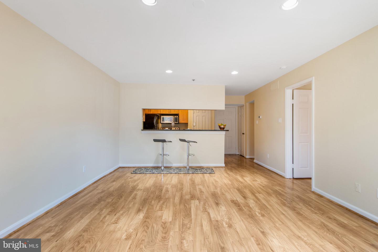 3313 WYNDHAM CIR #1218, ALEXANDRIA, Virginia 22302, 1 Bedroom Bedrooms, ,1 BathroomBathrooms,Residential,For sale,3313 WYNDHAM CIR #1218,VAAX2043566 MLS # VAAX2043566