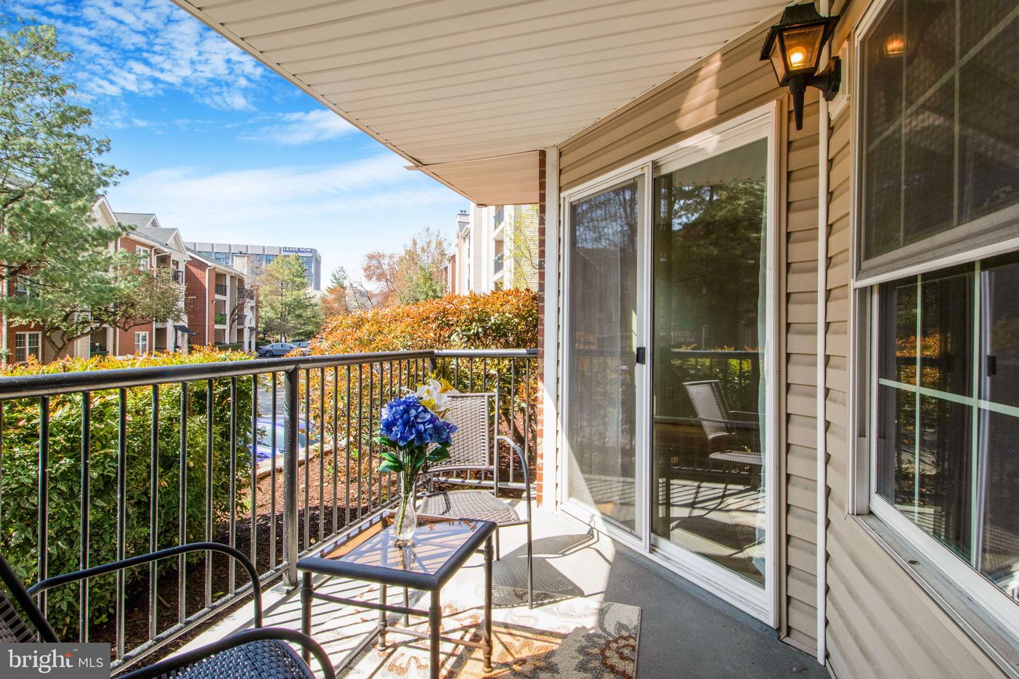 3313 WYNDHAM CIR #1218, ALEXANDRIA, Virginia 22302, 1 Bedroom Bedrooms, ,1 BathroomBathrooms,Residential,For sale,3313 WYNDHAM CIR #1218,VAAX2043566 MLS # VAAX2043566