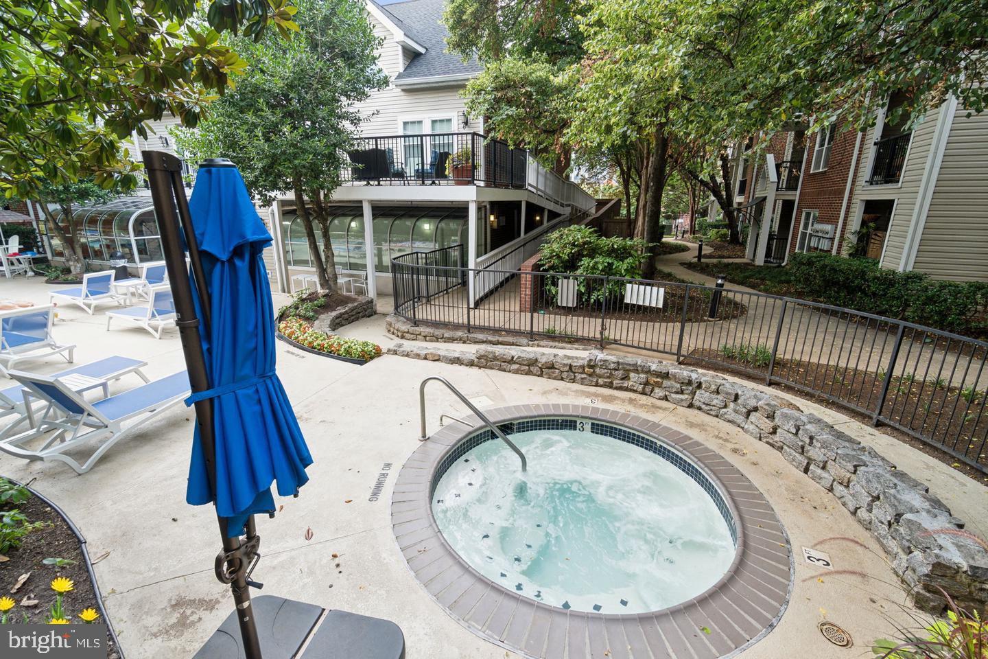 3313 WYNDHAM CIR #1218, ALEXANDRIA, Virginia 22302, 1 Bedroom Bedrooms, ,1 BathroomBathrooms,Residential,For sale,3313 WYNDHAM CIR #1218,VAAX2043566 MLS # VAAX2043566