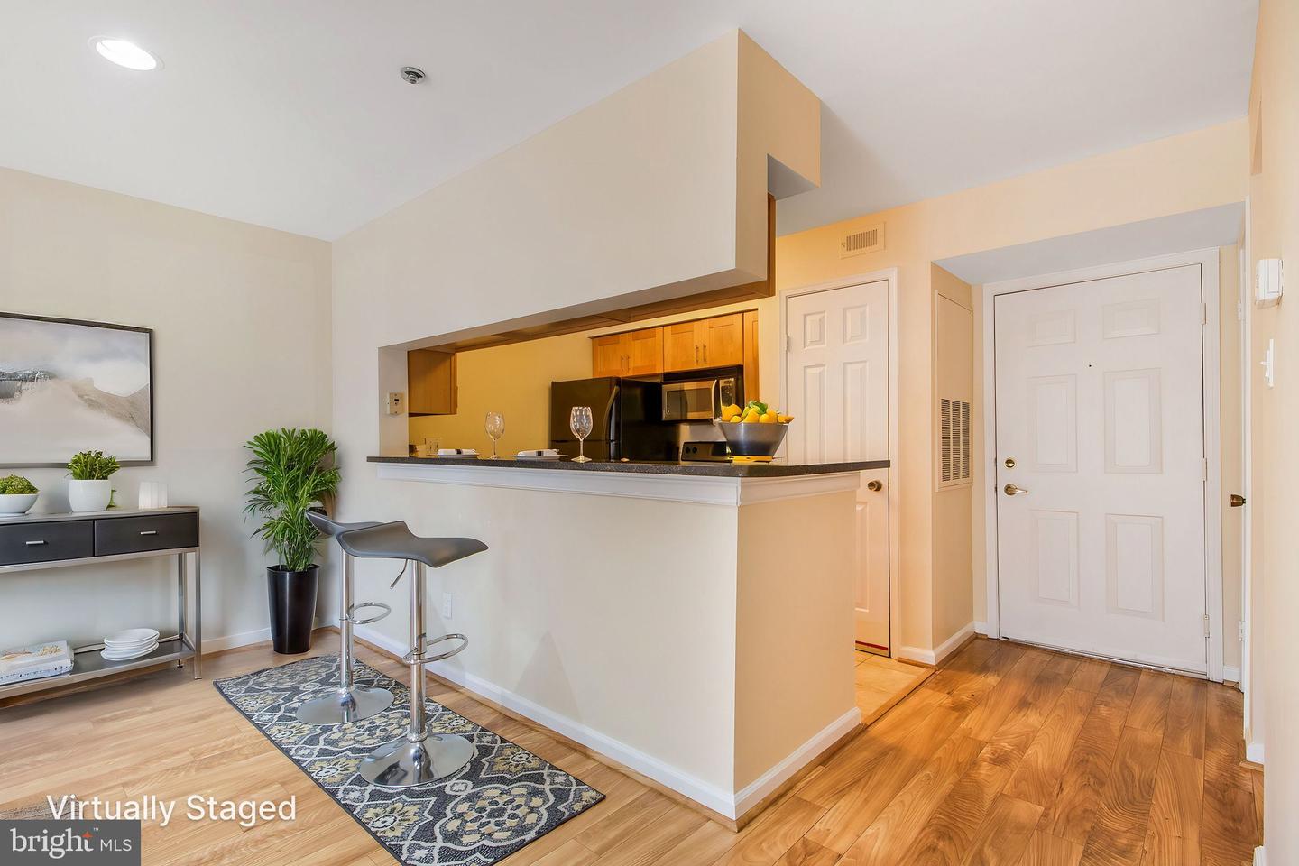3313 WYNDHAM CIR #1218, ALEXANDRIA, Virginia 22302, 1 Bedroom Bedrooms, ,1 BathroomBathrooms,Residential,For sale,3313 WYNDHAM CIR #1218,VAAX2043566 MLS # VAAX2043566