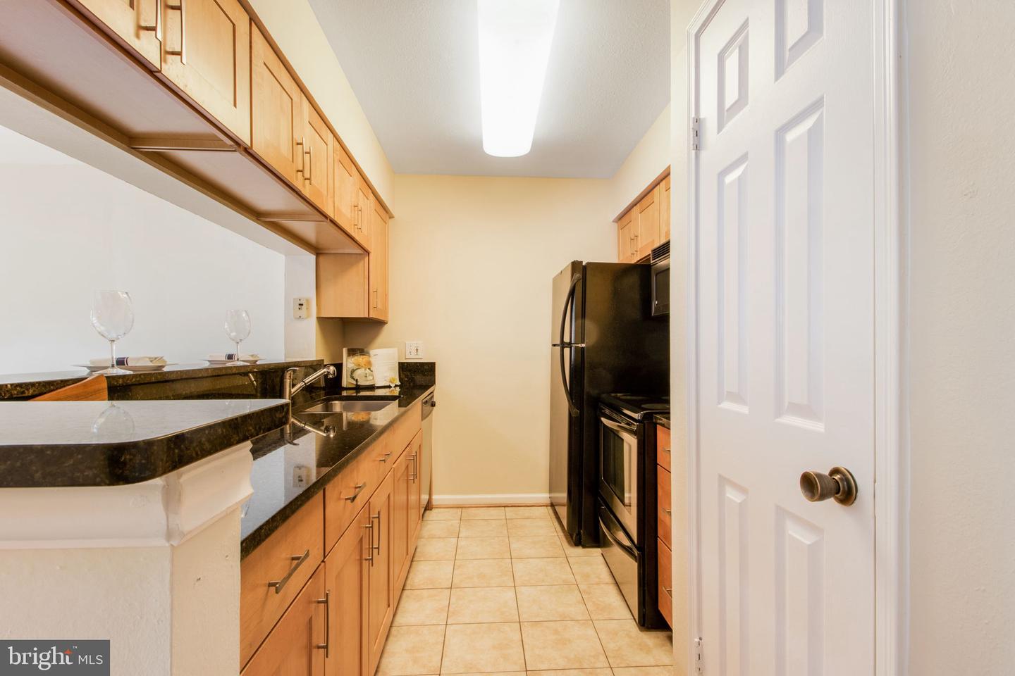 3313 WYNDHAM CIR #1218, ALEXANDRIA, Virginia 22302, 1 Bedroom Bedrooms, ,1 BathroomBathrooms,Residential,For sale,3313 WYNDHAM CIR #1218,VAAX2043566 MLS # VAAX2043566