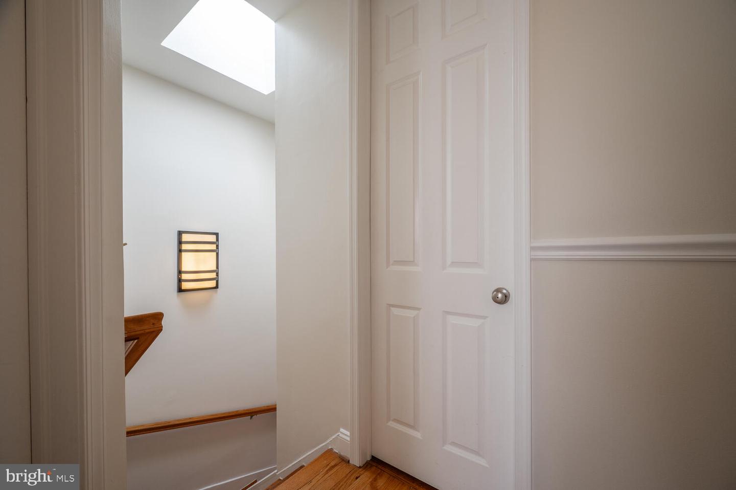 613 14TH PL NE, WASHINGTON, District Of Columbia 20002, 2 Bedrooms Bedrooms, ,2 BathroomsBathrooms,Residential,For sale,613 14TH PL NE,DCDC2193586 MLS # DCDC2193586