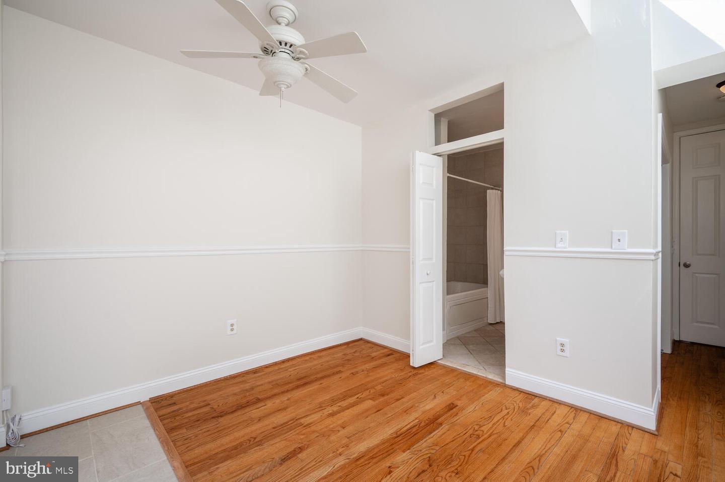 613 14TH PL NE, WASHINGTON, District Of Columbia 20002, 2 Bedrooms Bedrooms, ,2 BathroomsBathrooms,Residential,For sale,613 14TH PL NE,DCDC2193586 MLS # DCDC2193586