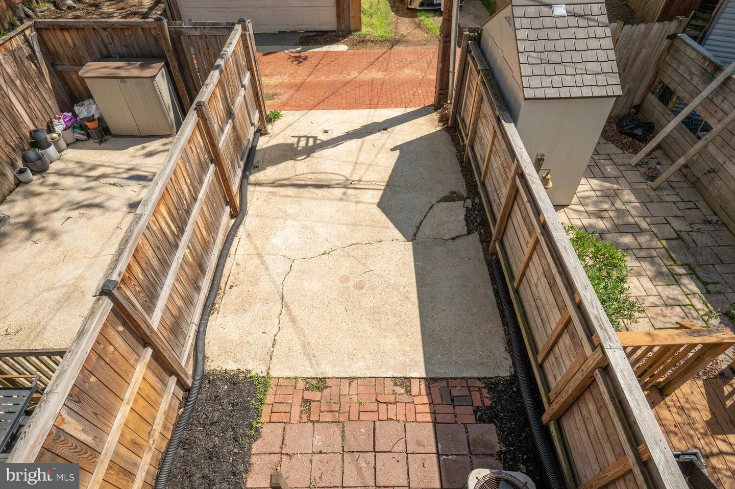 613 14TH PL NE, WASHINGTON, District Of Columbia 20002, 2 Bedrooms Bedrooms, ,2 BathroomsBathrooms,Residential,For sale,613 14TH PL NE,DCDC2193586 MLS # DCDC2193586