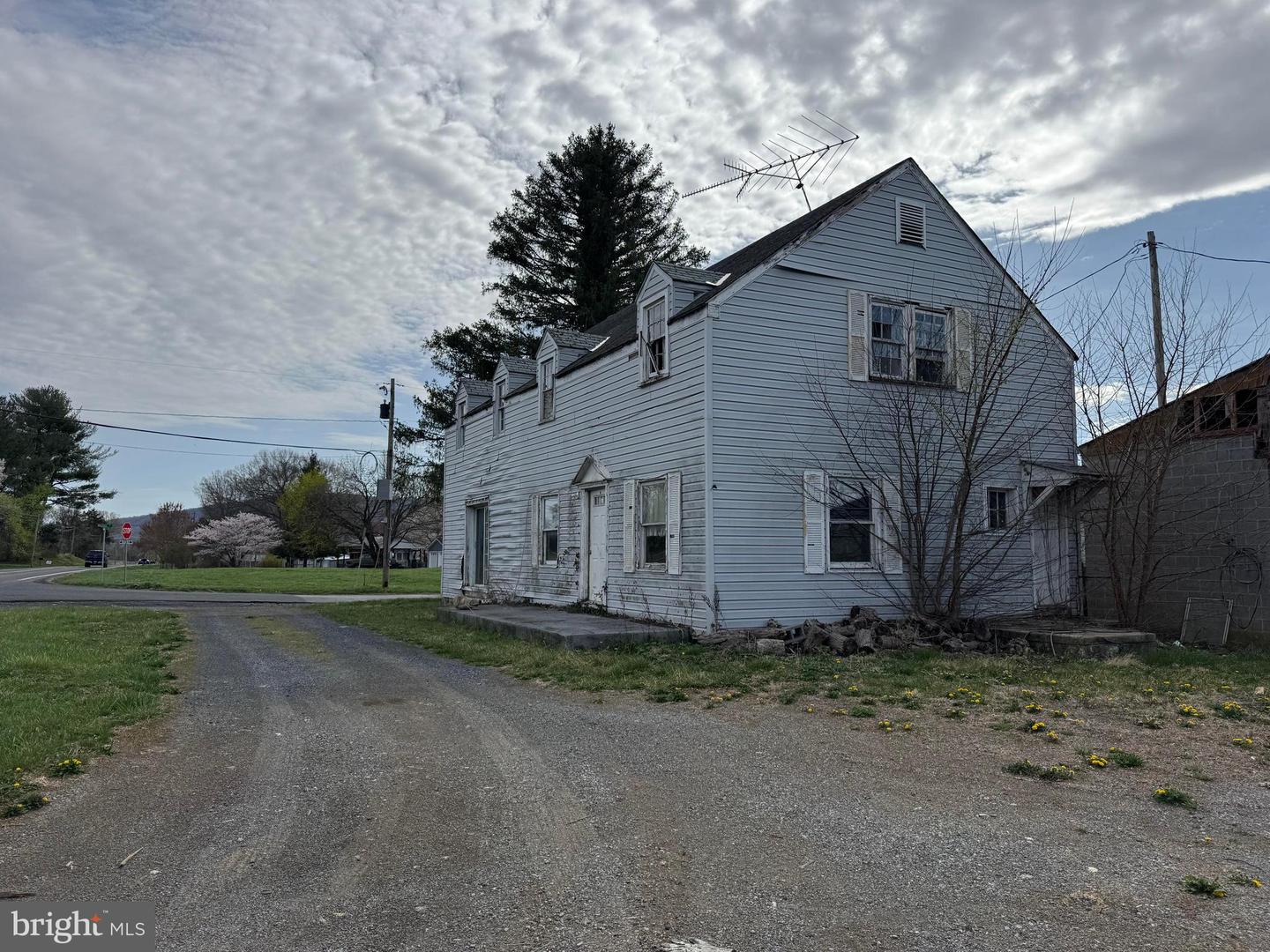 5310 STONEWALL JACKSON HWY, FRONT ROYAL, Virginia 22630, ,Residential,For sale,5310 STONEWALL JACKSON HWY,VAWR2010784 MLS # VAWR2010784