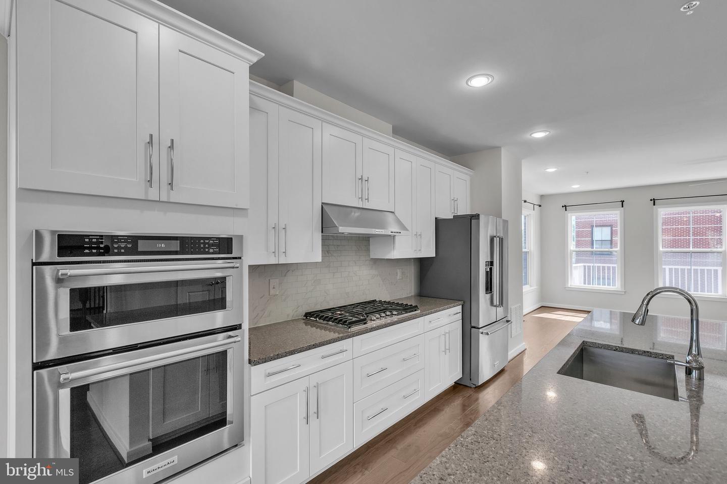 3951 OAK ST, FAIRFAX, Virginia 22030, 4 Bedrooms Bedrooms, 3 Rooms Rooms,3 BathroomsBathrooms,Residential,For sale,3951 OAK ST,VAFC2005608 MLS # VAFC2005608