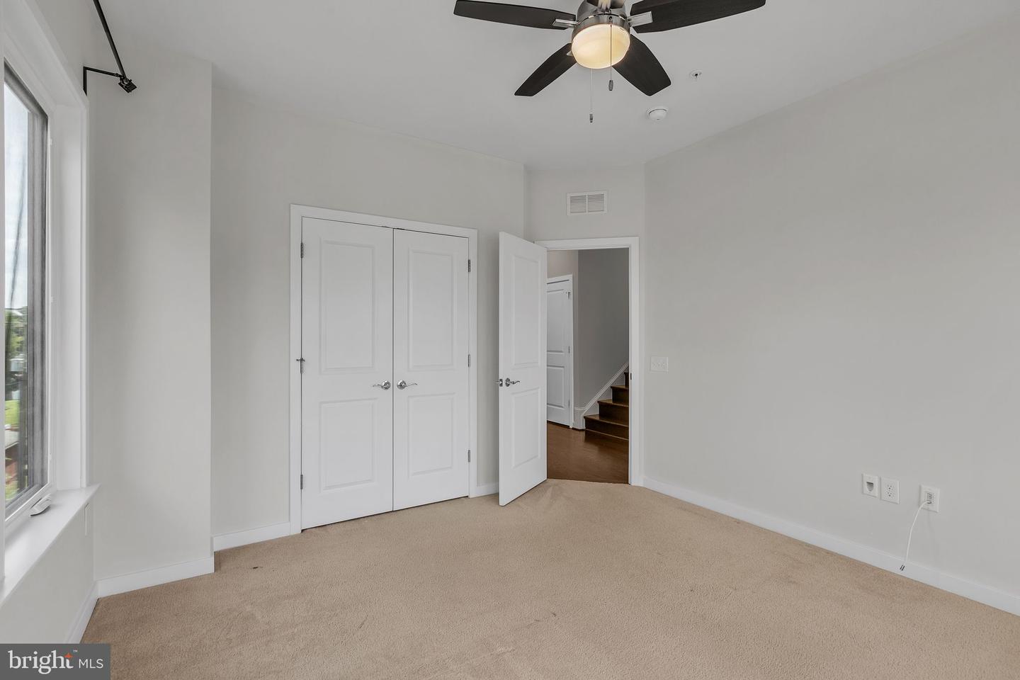 3951 OAK ST, FAIRFAX, Virginia 22030, 4 Bedrooms Bedrooms, 3 Rooms Rooms,3 BathroomsBathrooms,Residential,For sale,3951 OAK ST,VAFC2005608 MLS # VAFC2005608