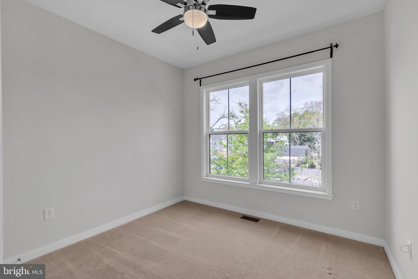 3951 OAK ST, FAIRFAX, Virginia 22030, 4 Bedrooms Bedrooms, 3 Rooms Rooms,3 BathroomsBathrooms,Residential,For sale,3951 OAK ST,VAFC2005608 MLS # VAFC2005608