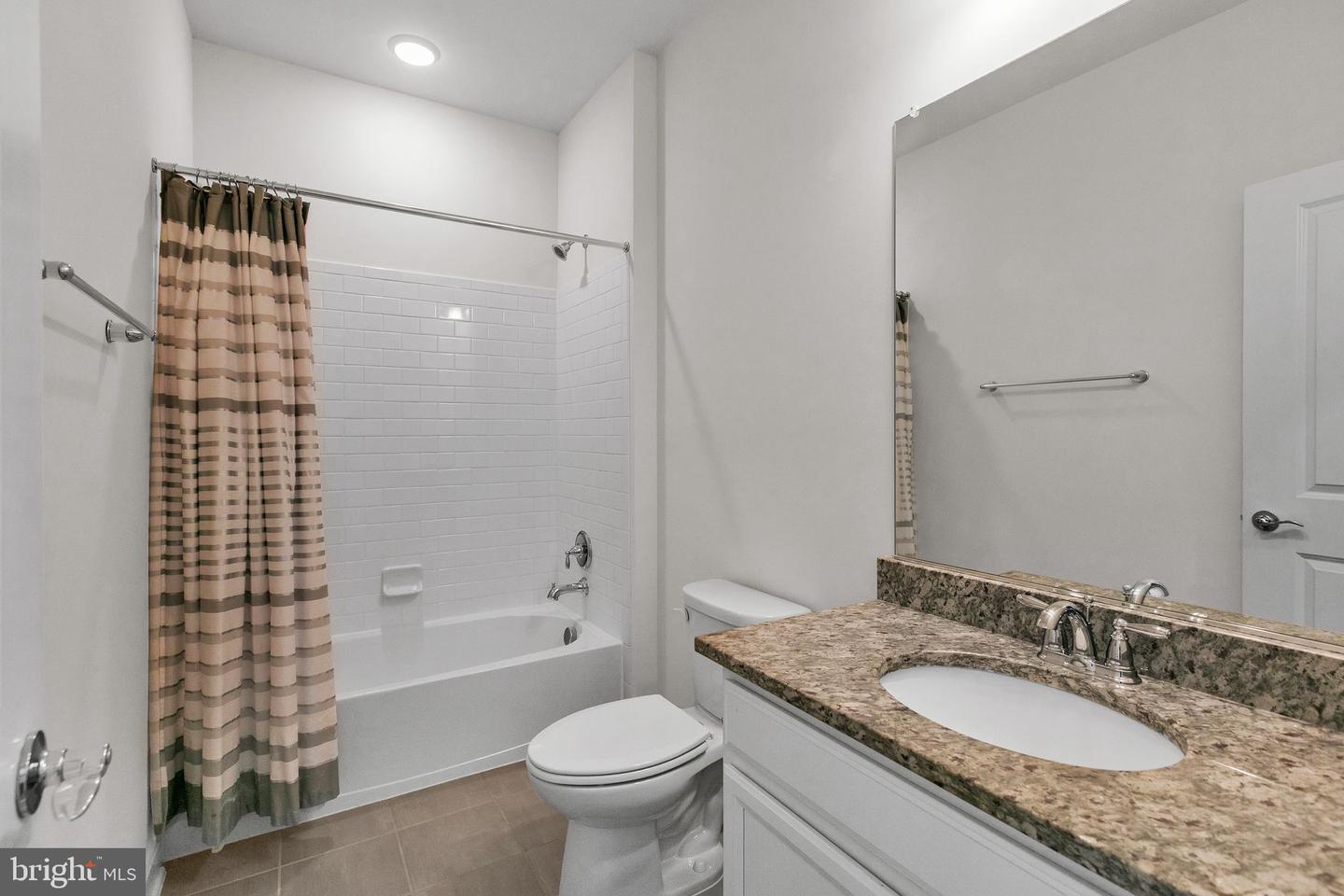 3951 OAK ST, FAIRFAX, Virginia 22030, 4 Bedrooms Bedrooms, 3 Rooms Rooms,3 BathroomsBathrooms,Residential,For sale,3951 OAK ST,VAFC2005608 MLS # VAFC2005608