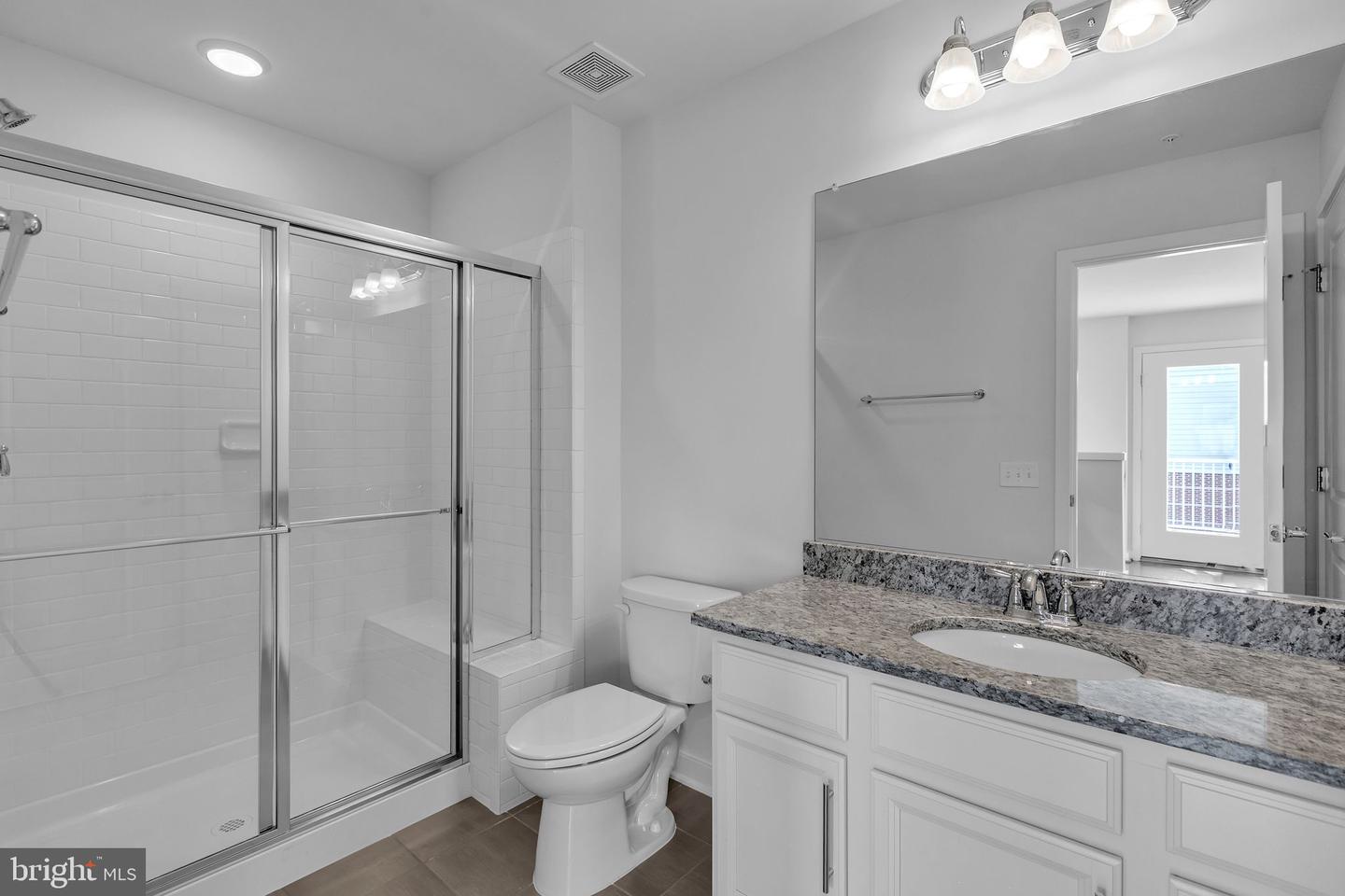 3951 OAK ST, FAIRFAX, Virginia 22030, 4 Bedrooms Bedrooms, 3 Rooms Rooms,3 BathroomsBathrooms,Residential,For sale,3951 OAK ST,VAFC2005608 MLS # VAFC2005608