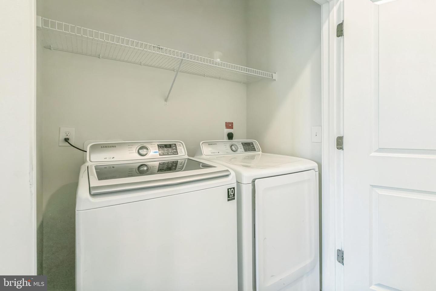 3951 OAK ST, FAIRFAX, Virginia 22030, 4 Bedrooms Bedrooms, 3 Rooms Rooms,3 BathroomsBathrooms,Residential,For sale,3951 OAK ST,VAFC2005608 MLS # VAFC2005608
