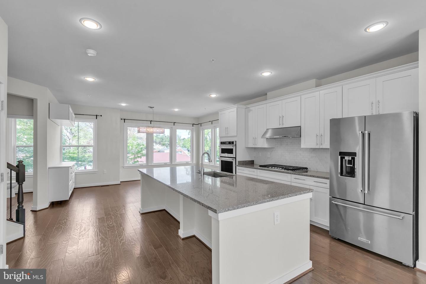 3951 OAK ST, FAIRFAX, Virginia 22030, 4 Bedrooms Bedrooms, 3 Rooms Rooms,3 BathroomsBathrooms,Residential,For sale,3951 OAK ST,VAFC2005608 MLS # VAFC2005608
