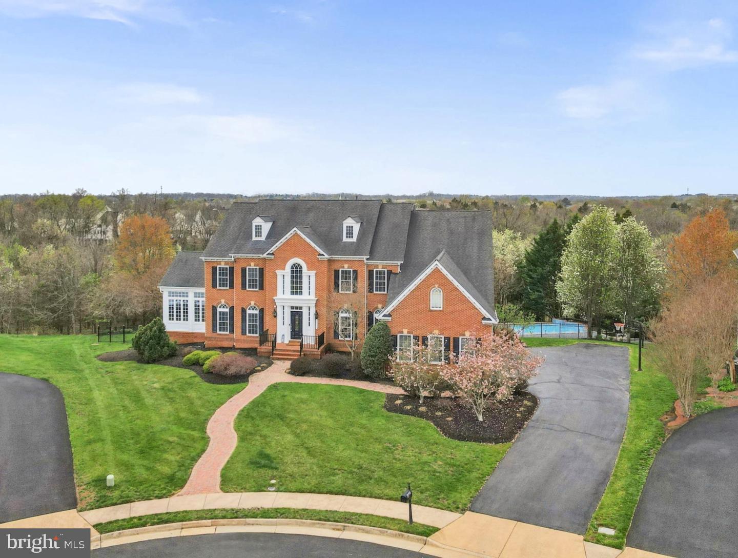 20713 ASHBURN VALLEY CT, ASHBURN, Virginia 20147, 5 Bedrooms Bedrooms, ,5 BathroomsBathrooms,Residential,For sale,20713 ASHBURN VALLEY CT,VALO2091658 MLS # VALO2091658
