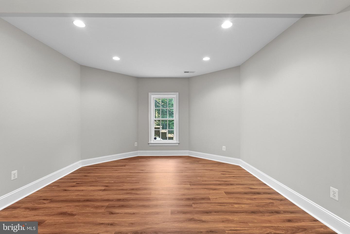 20713 ASHBURN VALLEY CT, ASHBURN, Virginia 20147, 5 Bedrooms Bedrooms, ,5 BathroomsBathrooms,Residential,For sale,20713 ASHBURN VALLEY CT,VALO2091658 MLS # VALO2091658