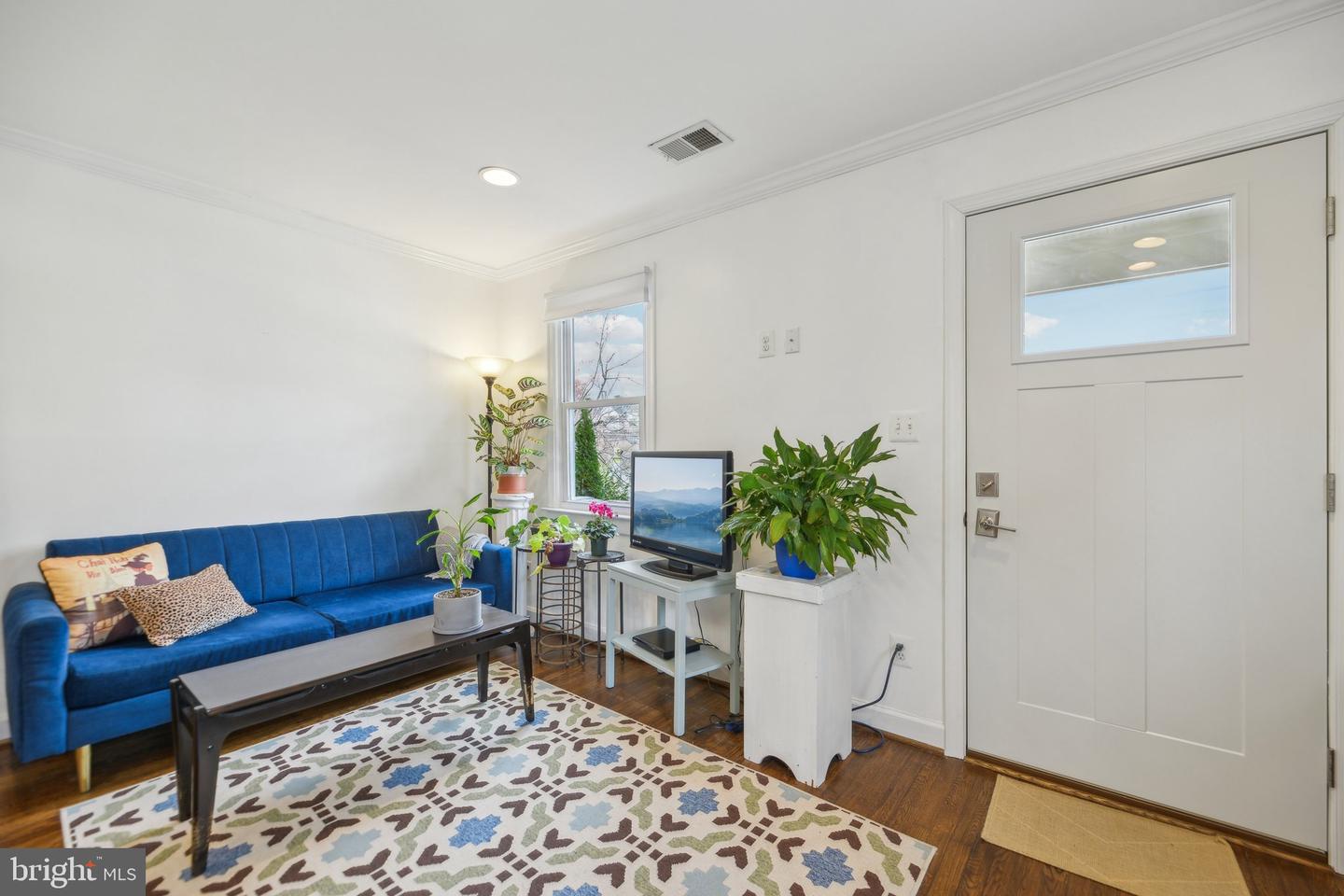 39 E REED AVE, ALEXANDRIA, Virginia 22305, 2 Bedrooms Bedrooms, ,2 BathroomsBathrooms,Residential,For sale,39 E REED AVE,VAAX2043092 MLS # VAAX2043092