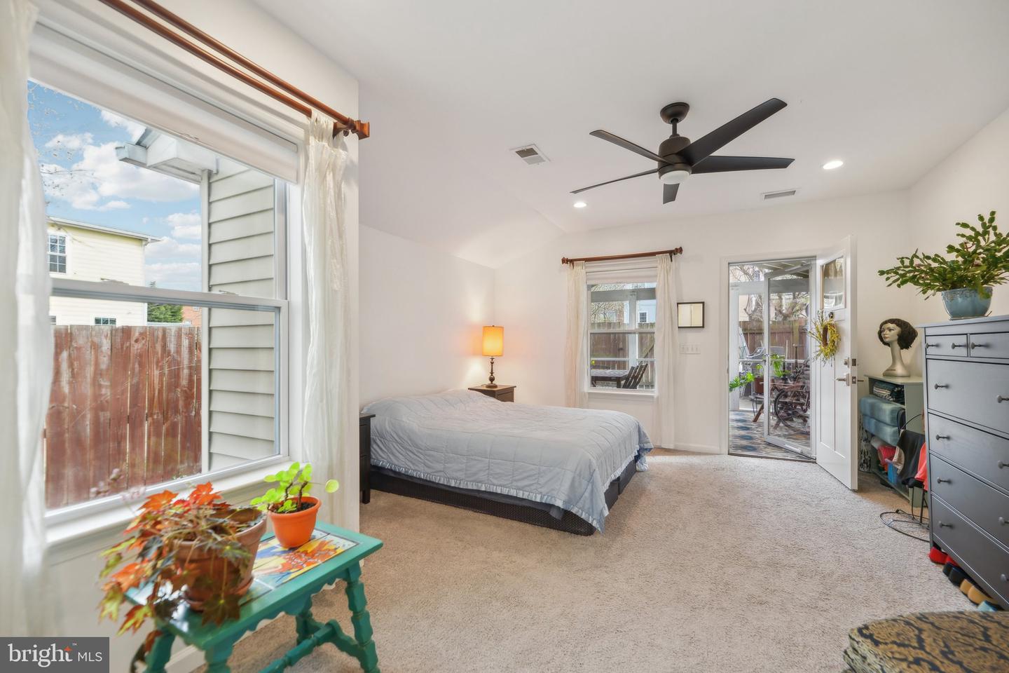 39 E REED AVE, ALEXANDRIA, Virginia 22305, 2 Bedrooms Bedrooms, ,2 BathroomsBathrooms,Residential,For sale,39 E REED AVE,VAAX2043092 MLS # VAAX2043092