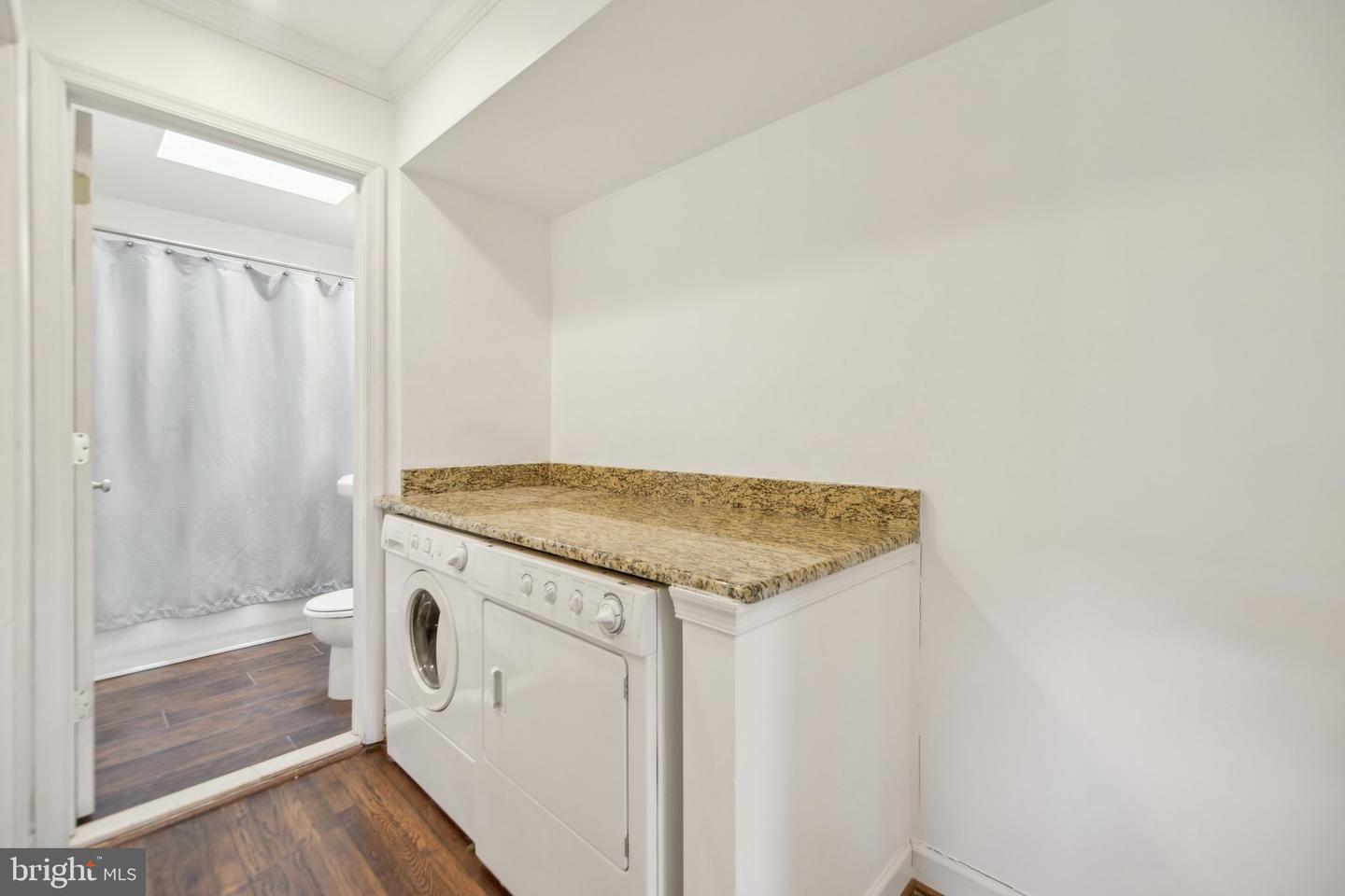 39 E REED AVE, ALEXANDRIA, Virginia 22305, 2 Bedrooms Bedrooms, ,2 BathroomsBathrooms,Residential,For sale,39 E REED AVE,VAAX2043092 MLS # VAAX2043092