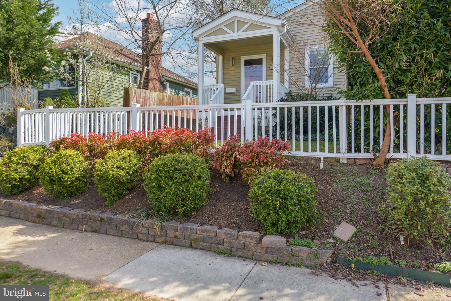 39 E REED AVE, ALEXANDRIA, Virginia 22305, 2 Bedrooms Bedrooms, ,2 BathroomsBathrooms,Residential,For sale,39 E REED AVE,VAAX2043092 MLS # VAAX2043092