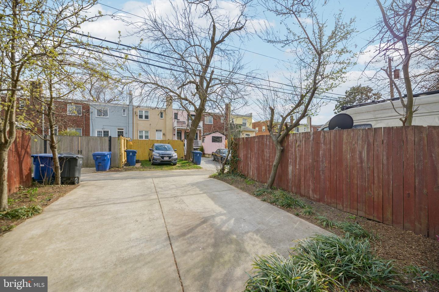 39 E REED AVE, ALEXANDRIA, Virginia 22305, 2 Bedrooms Bedrooms, ,2 BathroomsBathrooms,Residential,For sale,39 E REED AVE,VAAX2043092 MLS # VAAX2043092